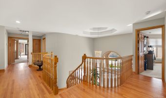 1760 W Whispering Ct, Addison, IL 60101