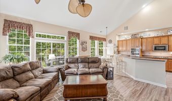 8 Meadowbrook Aly, Barnegat, NJ 08005