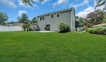 8 Imperia Pl, Aberdeen, NJ 07747