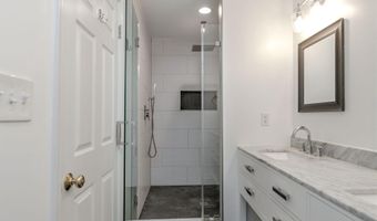 8207 CEDAR LANDING Ct, Alexandria, VA 22306