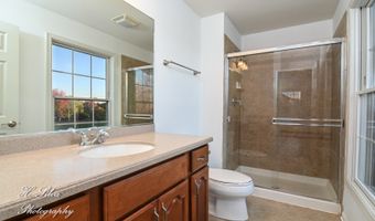 3260 Nottingham Dr, Algonquin, IL 60102