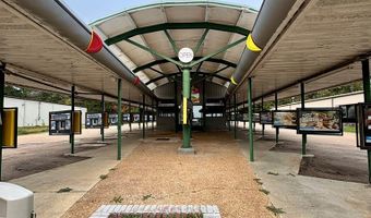 210 W Calhoun St, Bruce, MS 38915