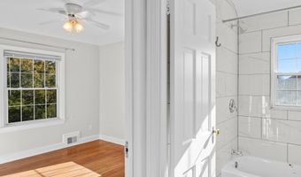 2100 27TH St S, Arlington, VA 22206