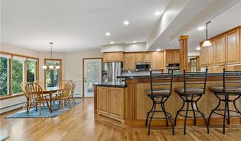 21 Clifton Rd, Bristol, RI 02809