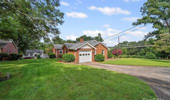 33 Lake St, Badin, NC 28009