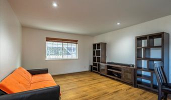 1057 4th St SE, Bandon, OR 97411