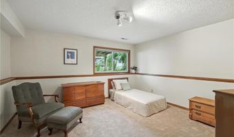 15913 Garrett Dr, Apple Valley, MN 55124