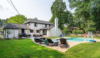 60 Fennec Ln, Amherst, NY 14051