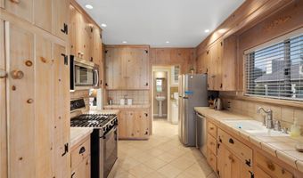345 Walnut Ave, Arcadia, CA 91007