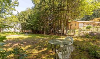 54 New London Dr, Barnstead, NH 03225