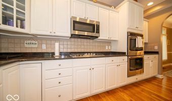 9990 Sugarleaf Pl, Fishers, IN 46038