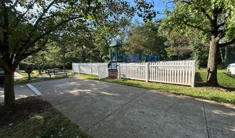 7035 KINGS MANOR Dr, Alexandria, VA 22315