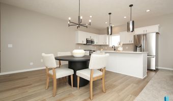 2427 E Caolinn Pl, Brandon, SD 57005