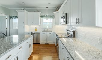 1711 E Fort Macon Rd, Atlantic Beach, NC 28512
