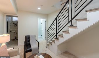 622 MCCLELLAN St, Philadelphia, PA 19148