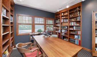 33943 Mill Creek Dr, Adel, IA 50003