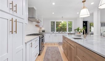 5 Woodbine Ln, Exeter, RI 02822