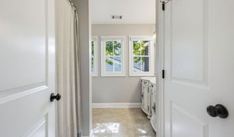 318 Cockle Ln, Beaufort, SC 29906