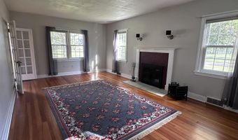 1207 8th St, Aurora, NE 68818