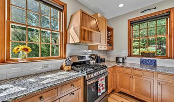 11 Loft Cir, Campton, NH 03223