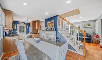 29 North Plz, Amity Harbor, NY 11701
