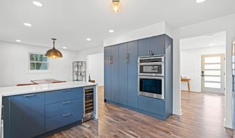 9817 FERNWOOD Rd, Bethesda, MD 20817
