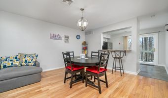 39 Manorwood Dr 39, Branford, CT 06405