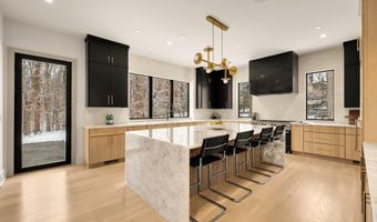 6916 CARMICHAEL Ave, Bethesda, MD 20817