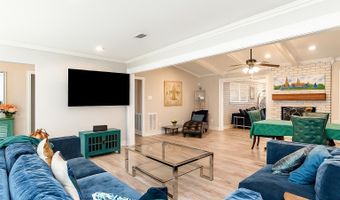 11049 E Vieux Dr, Baton Rouge, LA 70815