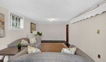 9 Stratford Rd, Andover, MA 01810