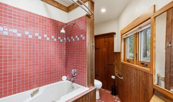 63220 Johnson Rd, Bend, OR 97703