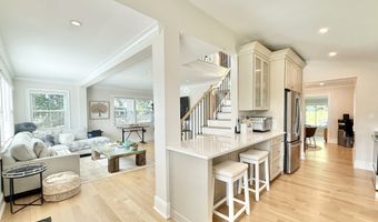 225 Hoyt St, Darien, CT 06820