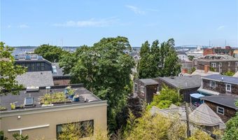 28 Young St 1, Newport, RI 02840