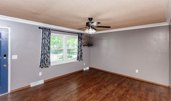 202 11th Ave NW, Altoona, IA 50009