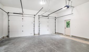 74 Lakeshore Dr, Ashburnham, MA 01430