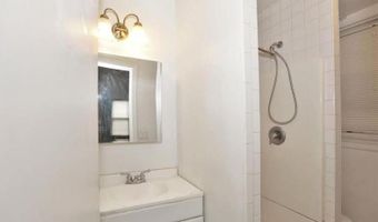 95 W 17th St, Bayonne, NJ 07002