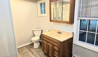 82 Wood St, Coventry, RI 02816