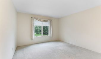 210 Chisholm Ct, Aurora, OH 44202
