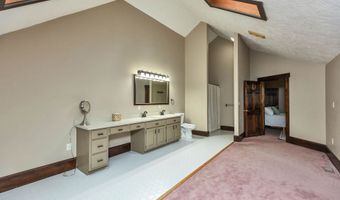 107 Fresh Pond Ln, Brookline, NH 03033