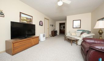 1601 E Sylvan Cir, Brandon, SD 57005