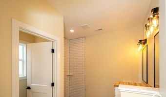 1018 Bluestem Cir, Baldwin City, KS 66006