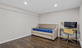 194 Council Rock Rd, Cranston, RI 02921