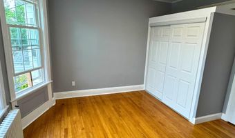 93 W 52ND St, Bayonne, NJ 07002