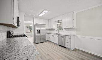 990 Trestle Dr, Austell, GA 30106