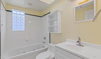 922 MADISON St NW 304, Washington, DC 20011