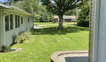 2105 Oakridge Dr, Ava, MO 65608