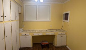 905 5th St, Adel, GA 31620