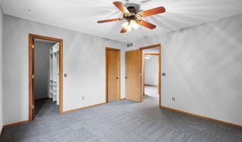 3649 Tower Pond Dr, Anoka, MN 55303