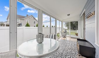 366 Maple Ave, Old Saybrook, CT 06475