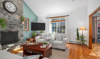 15 Leonard Dr, North Smithfield, RI 02896